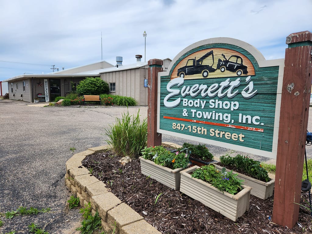 Everett's Body Shop & Towing, Inc.